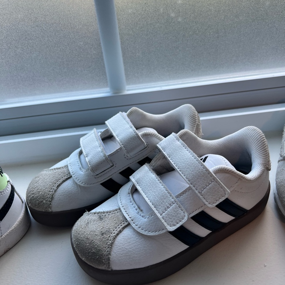 Toddler adidas size 9